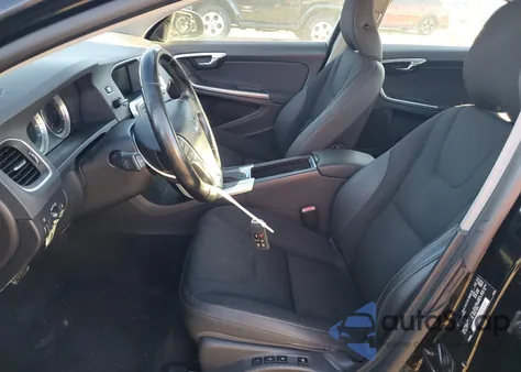 2013 Volvo S60 T5 z USA, uszkodzony, nr VIN YV1612FS0D2232372